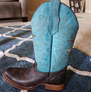 6.5 Brand New Circle G leather turquoise boots